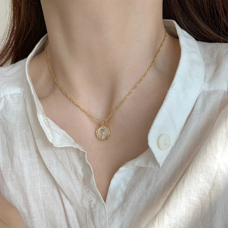 THE ROSÉ NECKLACE