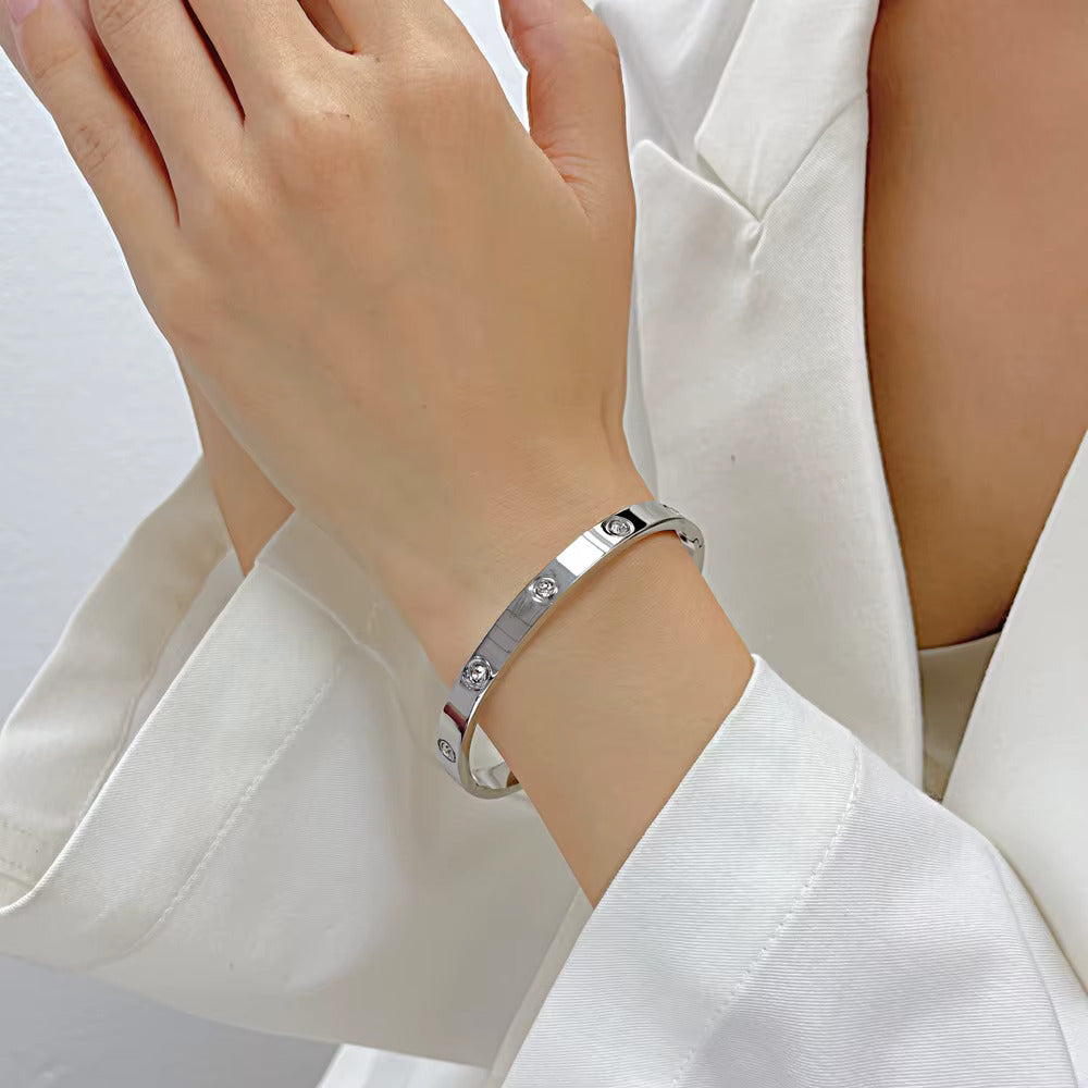 THE LUMIÈRE BRACELET